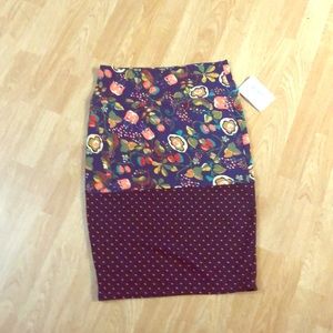Lularoe Cassie skirt size S NWT